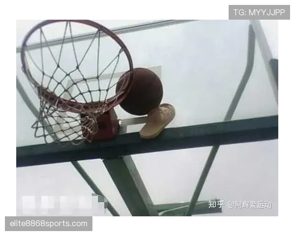 球卡篮筐规则怎么算？一次说清投篮后球夹住的判定标准